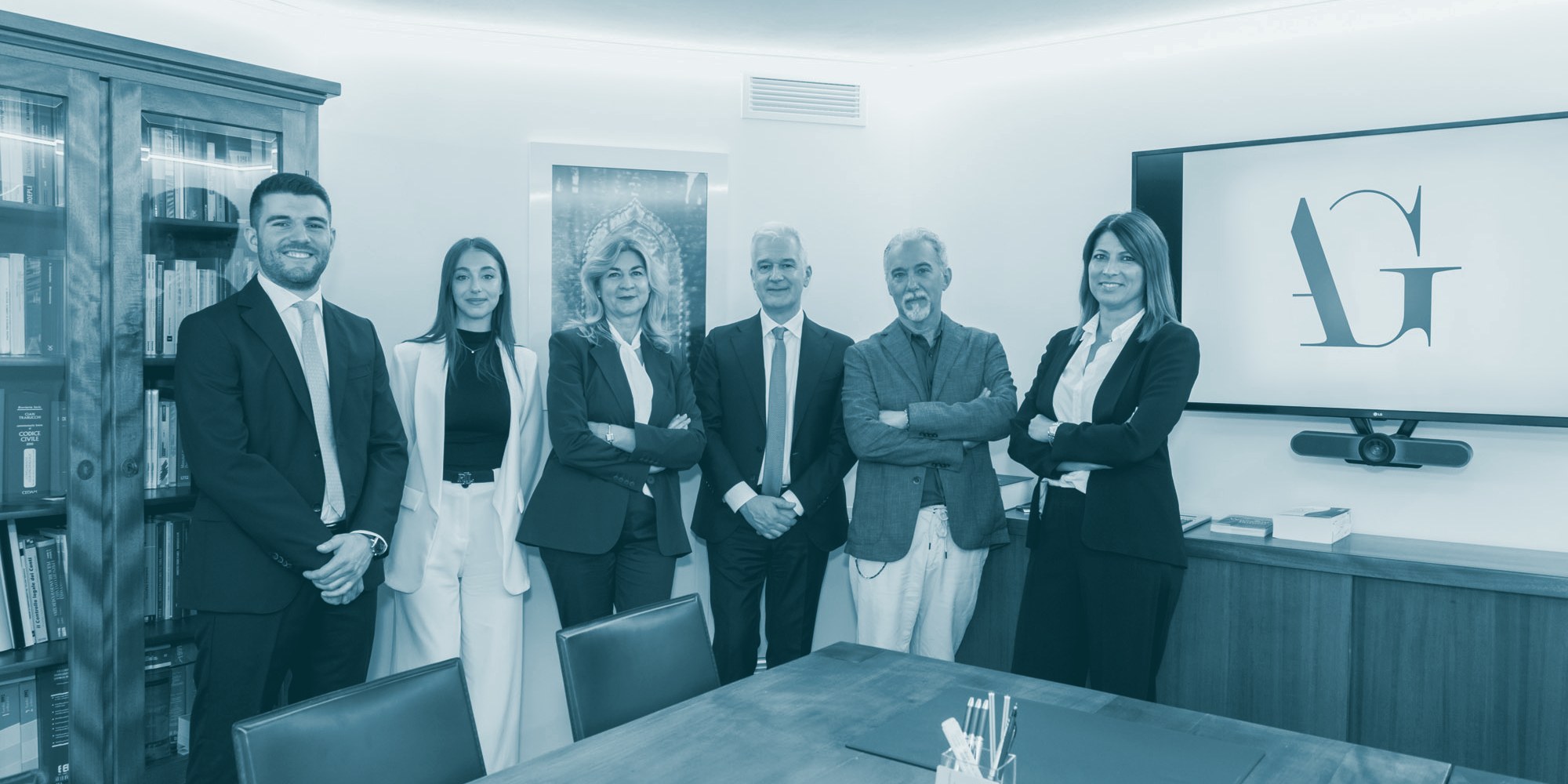 Il team dello Studio Andrea Galletto nella sala riunioni della sede di Fiesso d'Artico